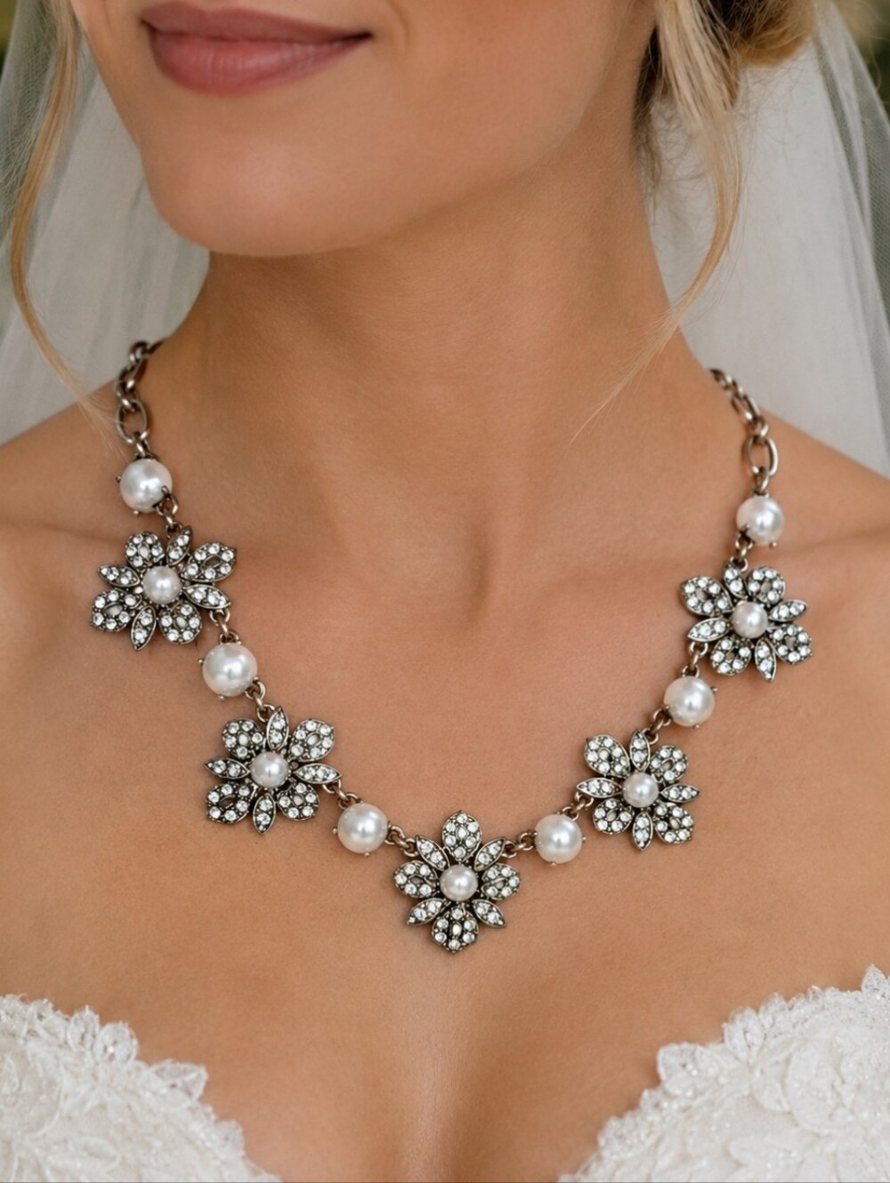 Light Gold Tone Faux Flat Back Pearl Rhinestone Bride Bridal Wedding Necklace